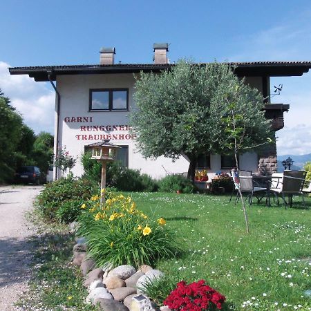 Hotel Garni Runggner Traubenhof Termeno Exterior foto